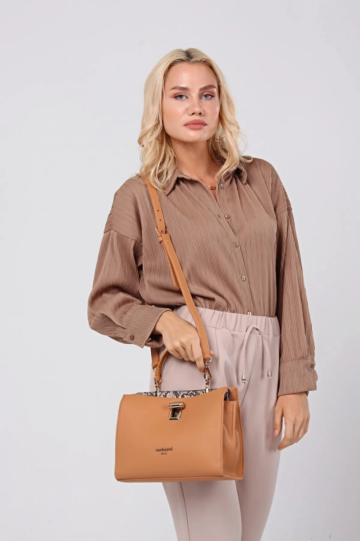 CACHAREL KADIN EL VE OMUZ ÇANTASI-C-052-TABA 