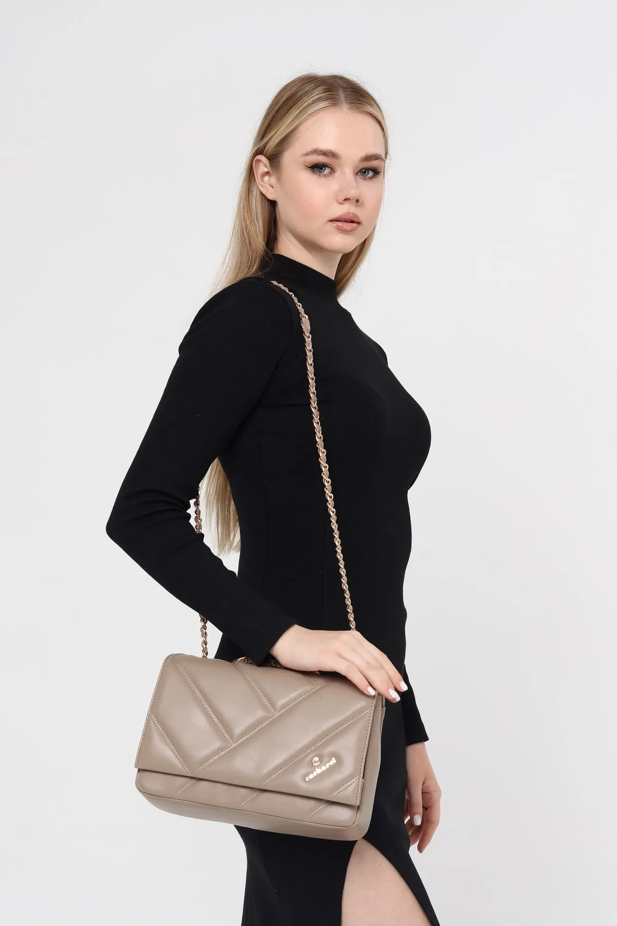 CACHAREL KADIN ZİNCİR DETAYLI EL VE OMUZ ÇANTASI-A.VİZON 