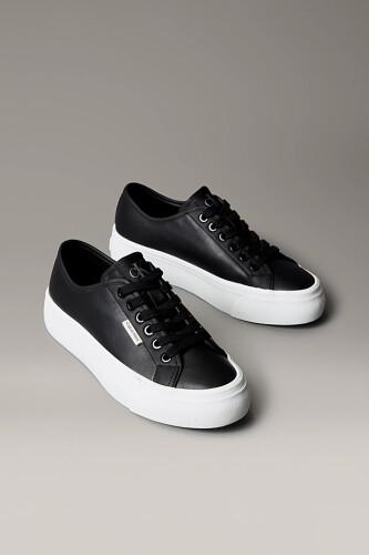 Kadın Bağcıklı Kalın Tabanlı Deri Spor Ayakkabı - Siyah 