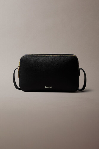 Kadın Foil Logo Elongated Camera Bag Omuz Çantası - Siyah - Calvin Klein