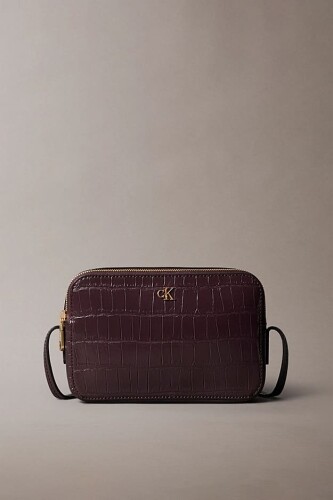 Kadın Kroko Desenli Metal Amblemli Kamera Çanta - Bordo - Calvin Klein